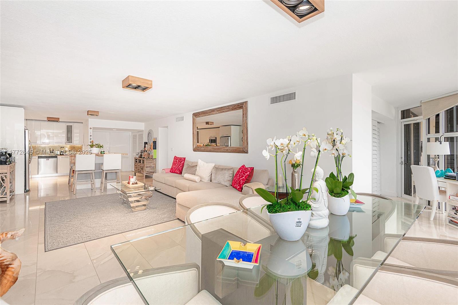 6423 Collins Avenue, Unit 309 Miami Beach, FL 33141 - Photo 10 of 29