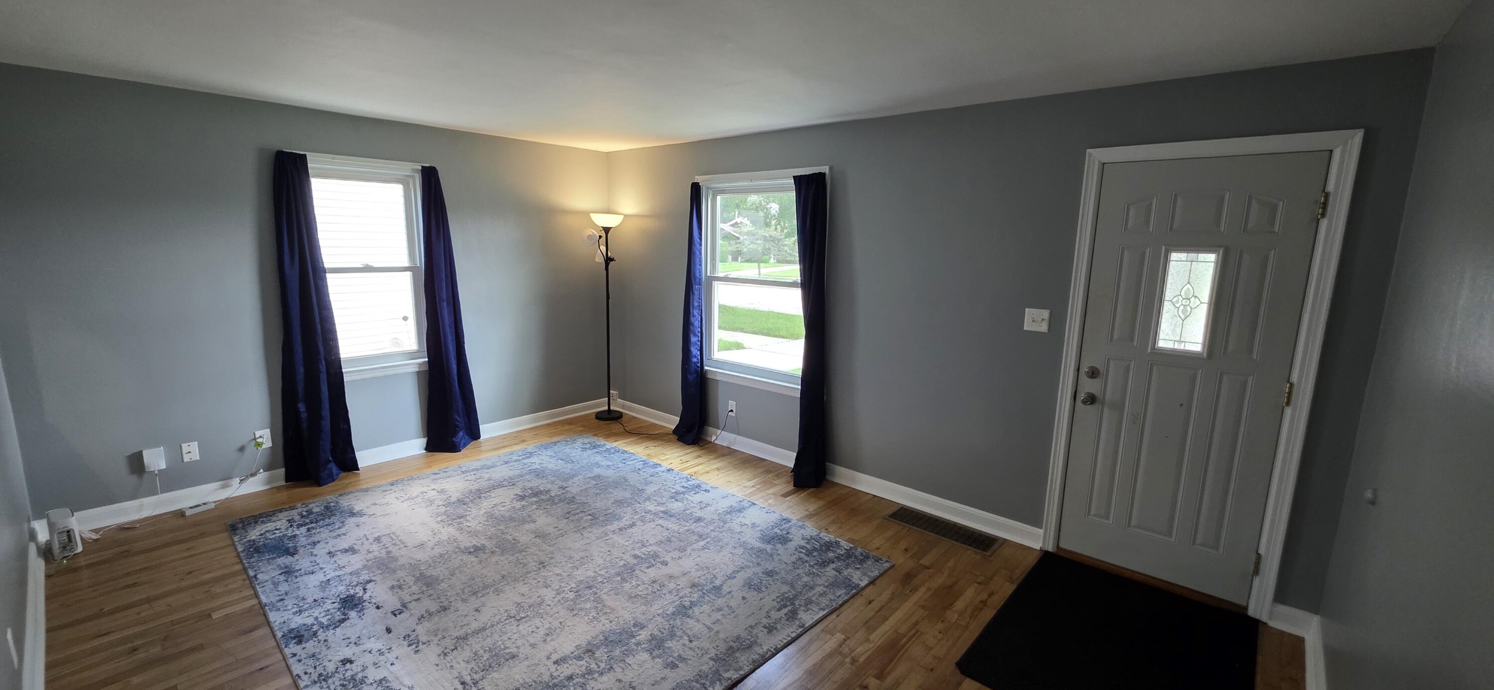 3724 20th Street Racine, WI 53405 - Photo 6 of 22 Living room