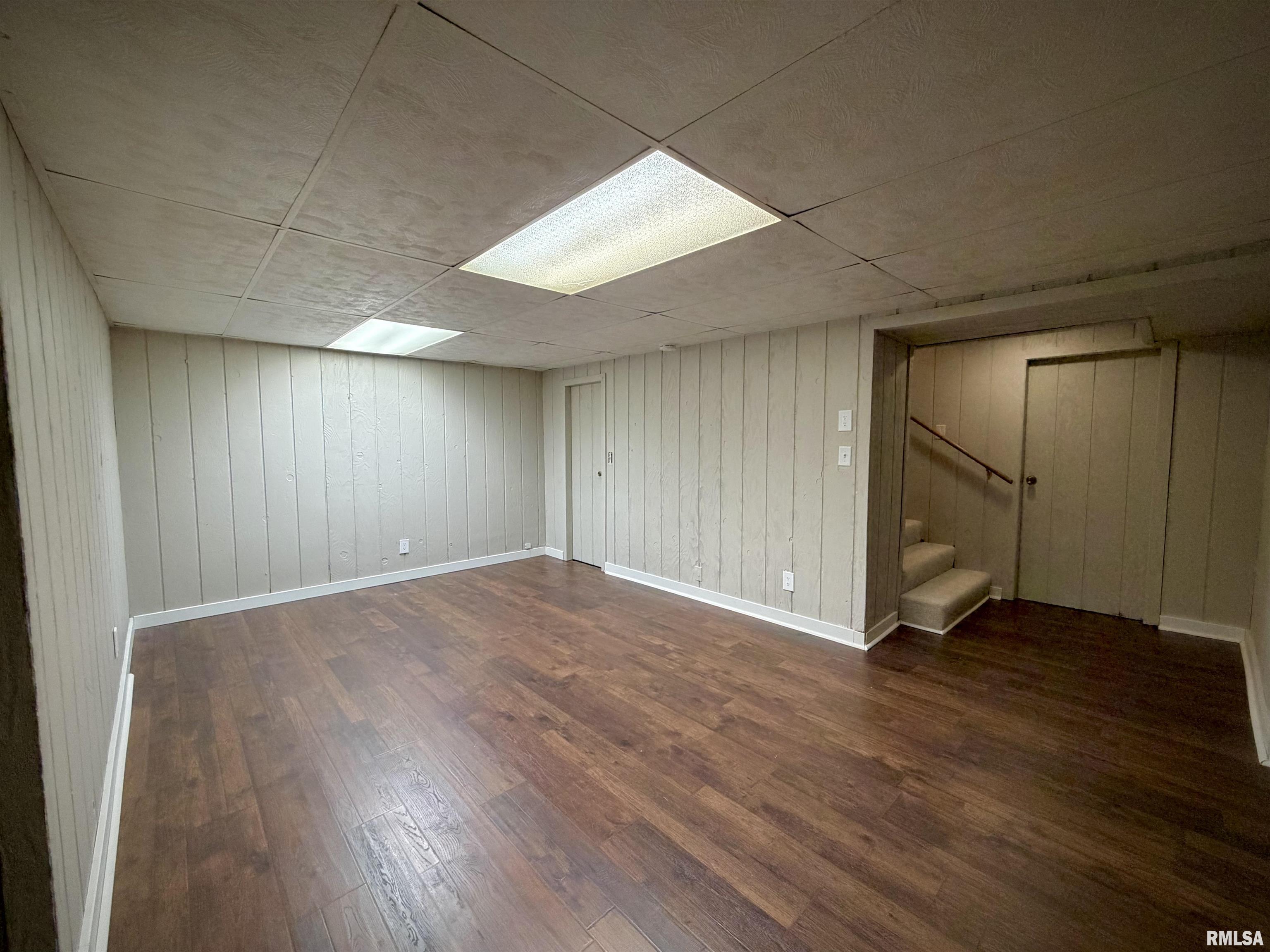 135 10th Street Carmi, IL 62821 - Photo 38 of 42