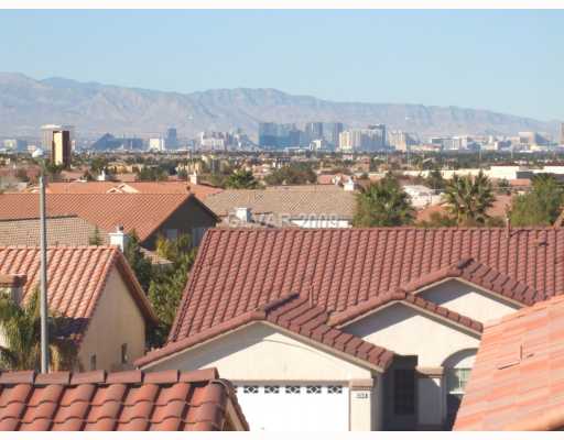 1476 Rancho Ridge Drive Henderson, NV 89012 - Photo 9 of 10 Patio/Deck. Strip View