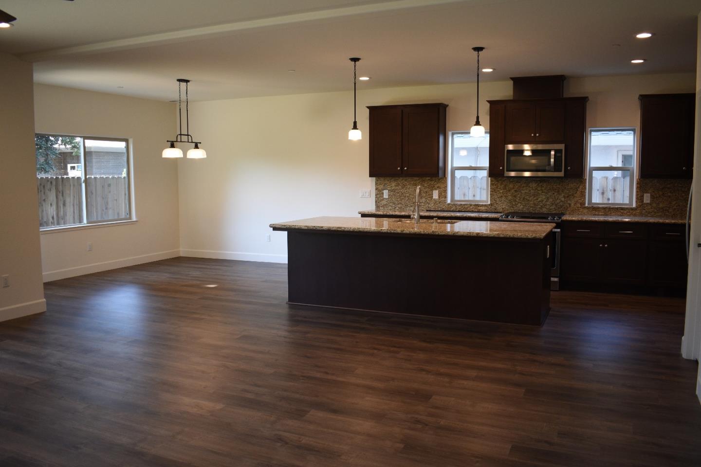 495 Santa Ana Road Hollister, CA 95023 - Photo 7 of 28 Gallery Image 7