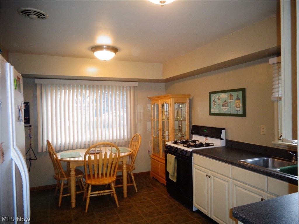 2122 Bridger Road Akron, OH 44312 - Photo 5 of 26