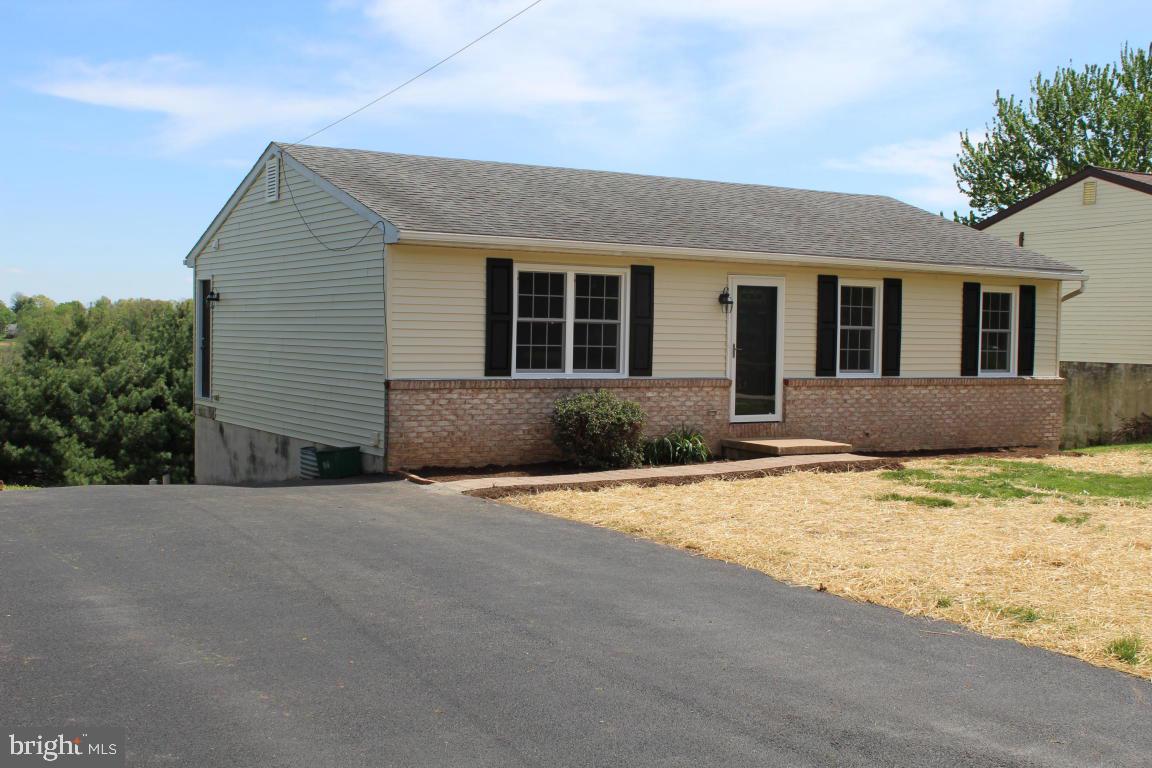492 West Ridge Road Elizabethtown, PA 17022 - Photo 3 of 18