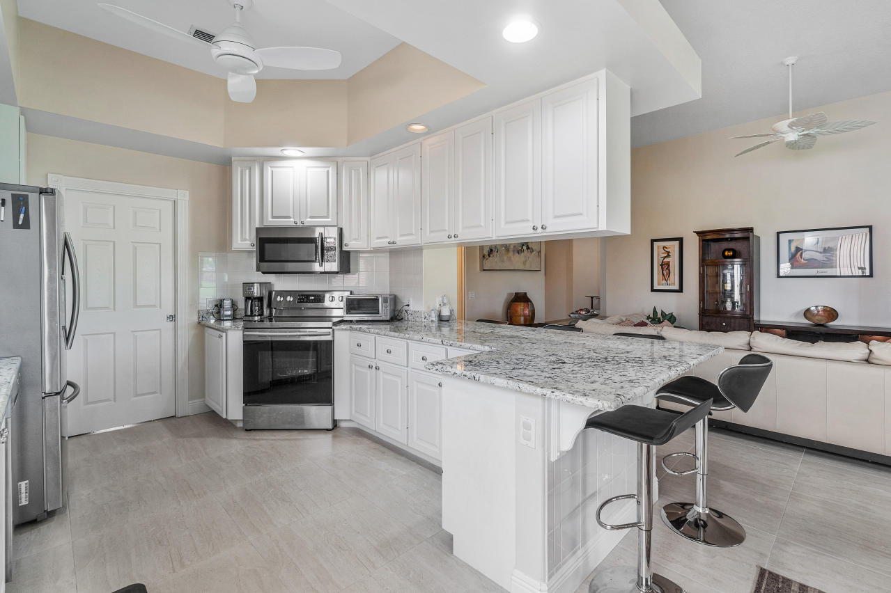 10898 Southwest Candlewood Road Port St. Lucie, FL 34987 - Photo 11 of 41 Kitchen