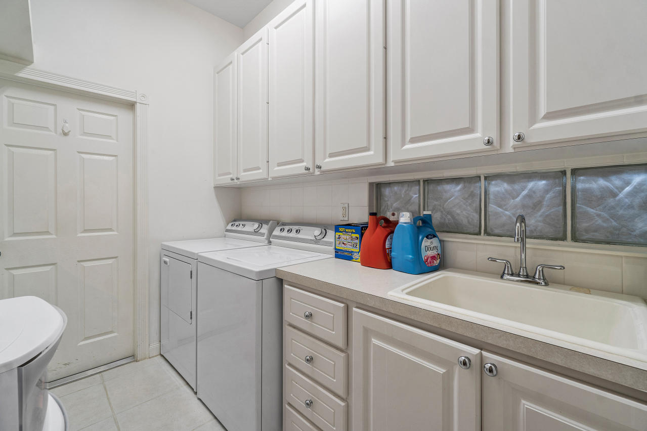 10898 Southwest Candlewood Road Port St. Lucie, FL 34987 - Photo 22 of 41 Laundry Room