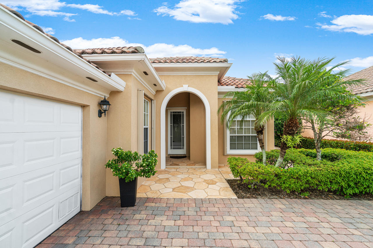 10898 Southwest Candlewood Road Port St. Lucie, FL 34987 - Photo 4 of 41 Entryway