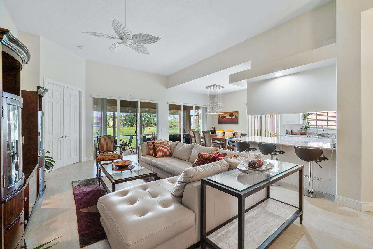 10898 Southwest Candlewood Road Port St. Lucie, FL 34987 - Photo 8 of 41 Living Room
