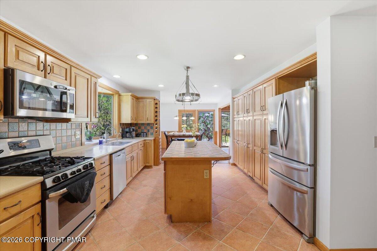 465 Pensyl Creek Road Stroudsburg, PA 18360 - Photo 19 of 71 Kitchen