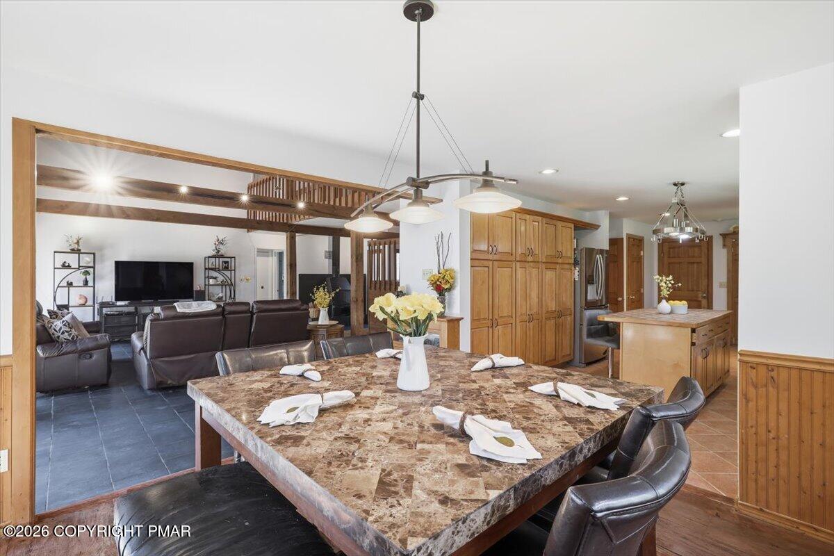 465 Pensyl Creek Road Stroudsburg, PA 18360 - Photo 21 of 71 Dining/open to Living