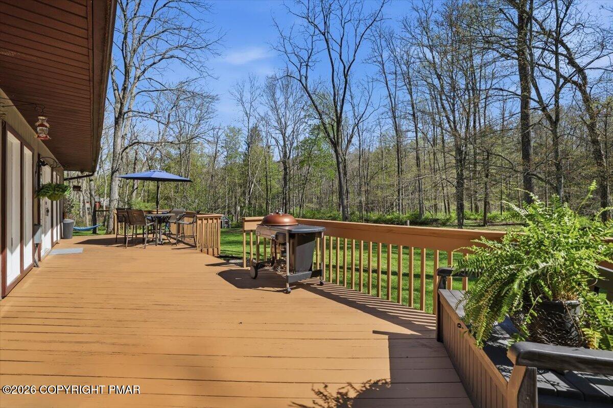 465 Pensyl Creek Road Stroudsburg, PA 18360 - Photo 23 of 71 Huge Deck