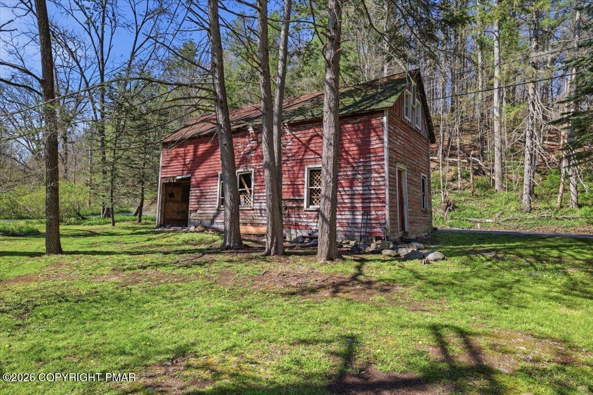 465 Pensyl Creek Road Stroudsburg, PA 18360 - Photo 28 of 71 Barn