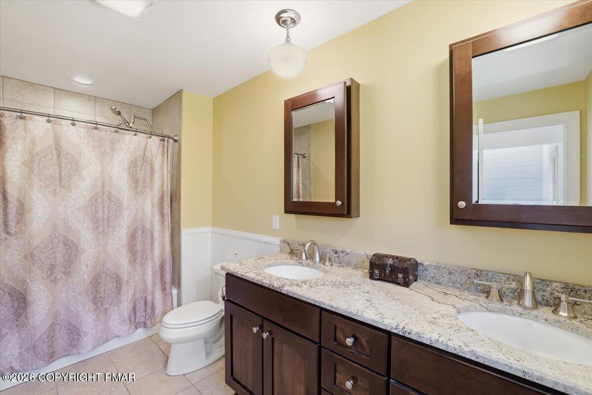 465 Pensyl Creek Road Stroudsburg, PA 18360 - Photo 54 of 71 Primary bath