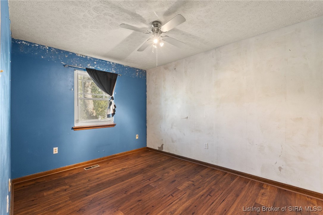 2804 Bishop Road Jeffersonville, IN 47130 - Photo 19 of 40 Gallery Image 19