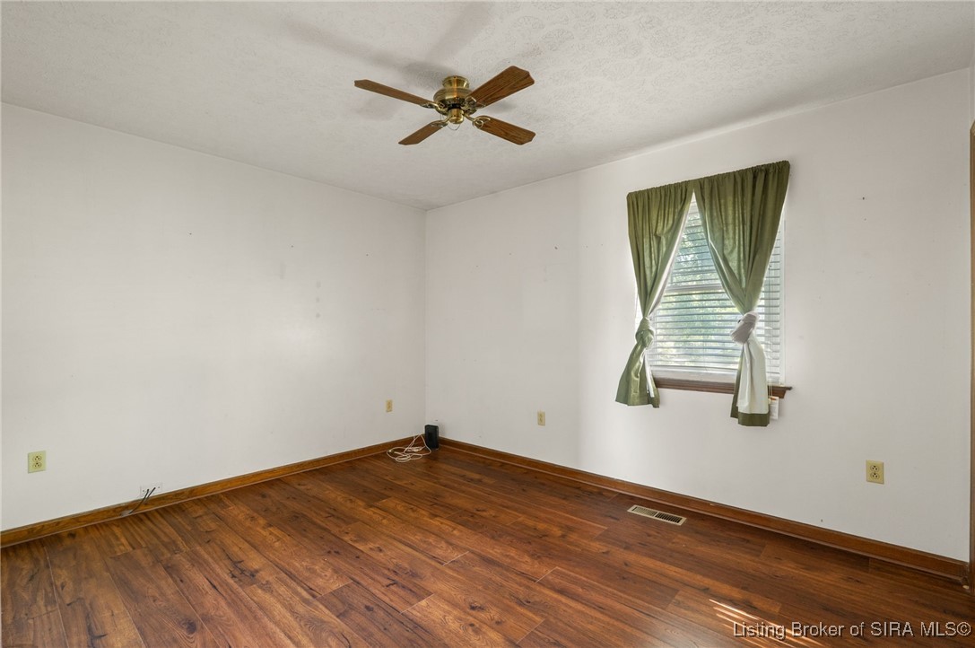 2804 Bishop Road Jeffersonville, IN 47130 - Photo 21 of 40 Gallery Image 21