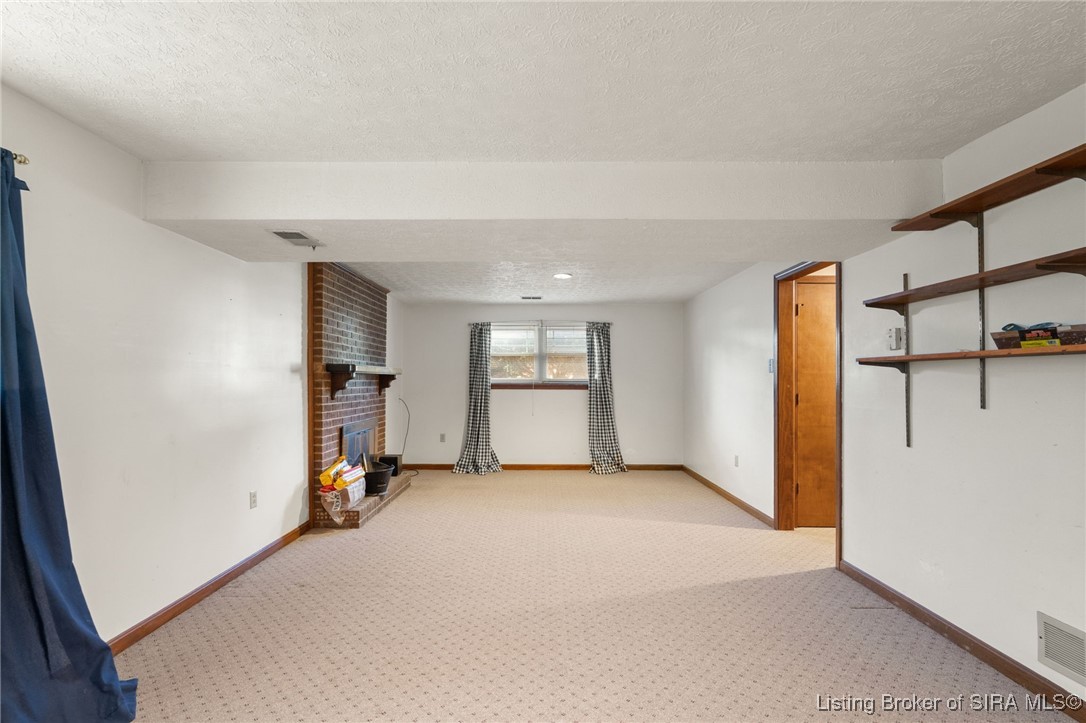 2804 Bishop Road Jeffersonville, IN 47130 - Photo 25 of 40 Gallery Image 25