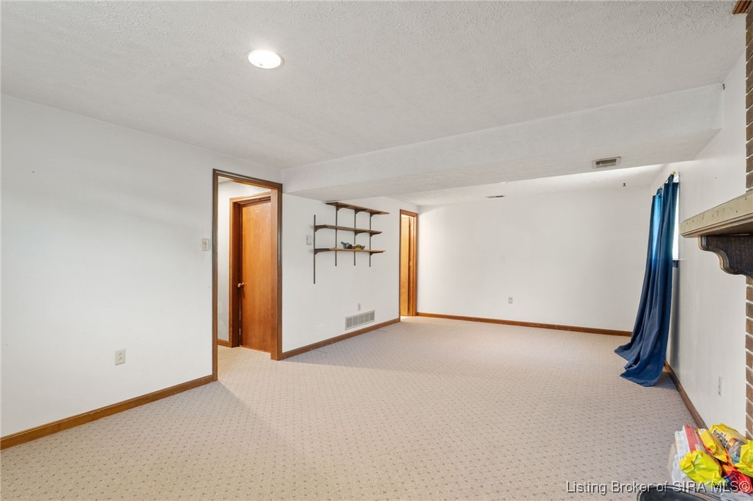2804 Bishop Road Jeffersonville, IN 47130 - Photo 27 of 40 Gallery Image 27