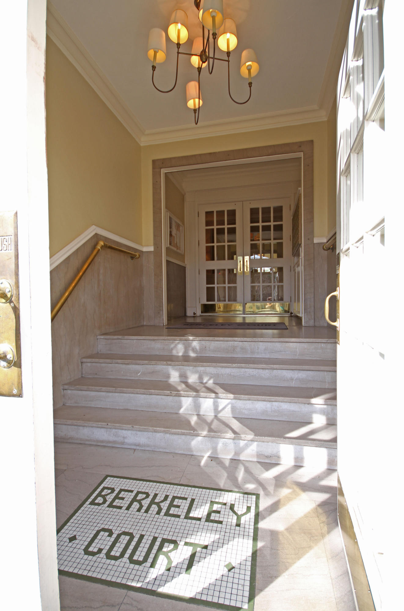 63 Rutledge Avenue, Unit 2 Charleston, SC 29401 - Photo 2 of 11 2 Berkeley Court_building entry