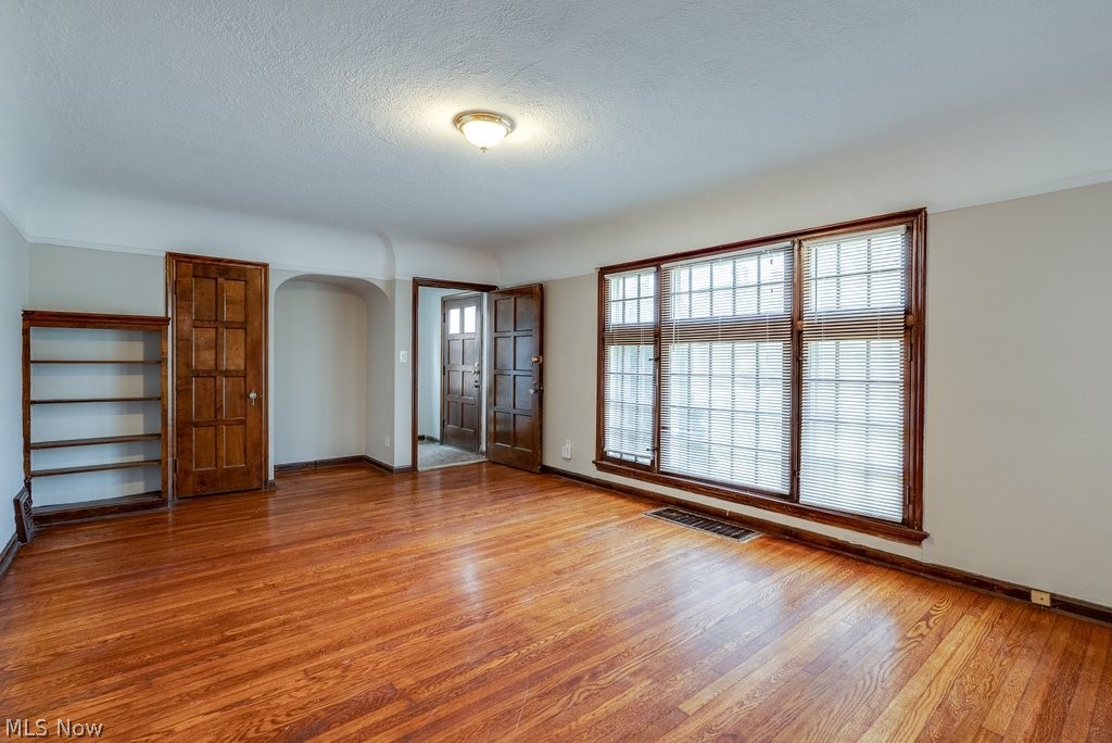 3709 Gridley Road Shaker Heights, OH 44122 - Photo 6 of 21 Gallery Image 6