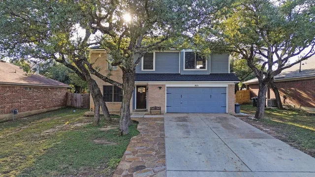 $385,000 | 915 Tanglewood Drive, Leander, TX 78641