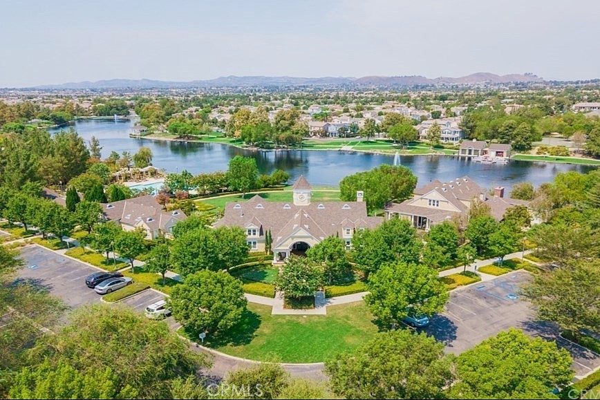 40077 Stowe Road Temecula, CA 92591 - Photo 23 of 26 Arial view of Lake Harveston