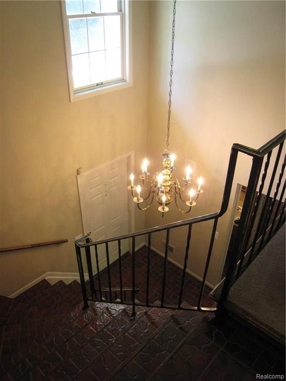 908 Ravine Terrace Rochester, MI 48307 - Photo 10 of 22