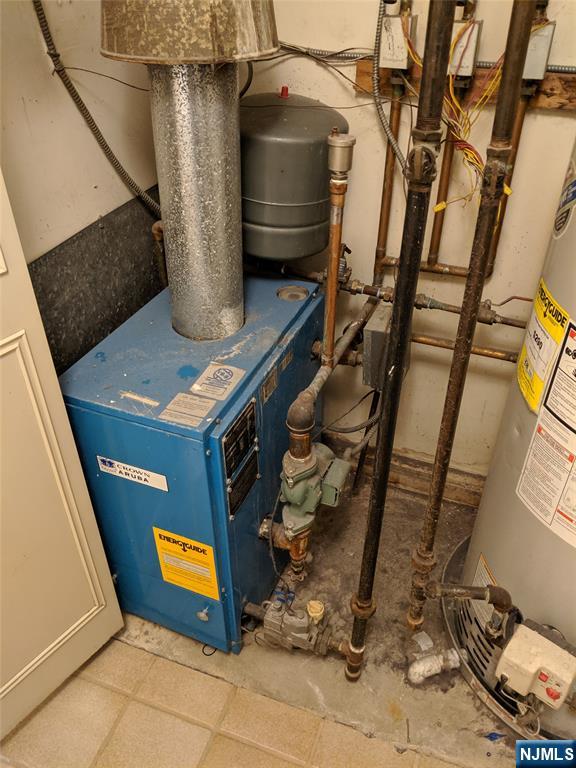 39-1 Smith Street Waldwick, NJ 07463 - Photo 19 of 37 a view of entryway