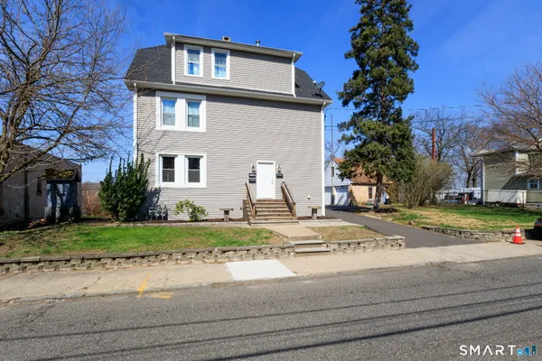 $1,800 | 11 Columbia Street, Ansonia, CT 06401