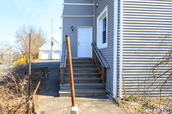 $1,800 | 11 Columbia Street, Ansonia, CT 06401
