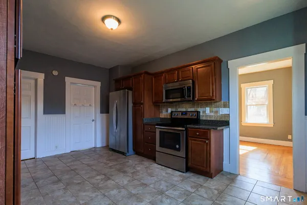 $1,800 | 11 Columbia Street, Ansonia, CT 06401