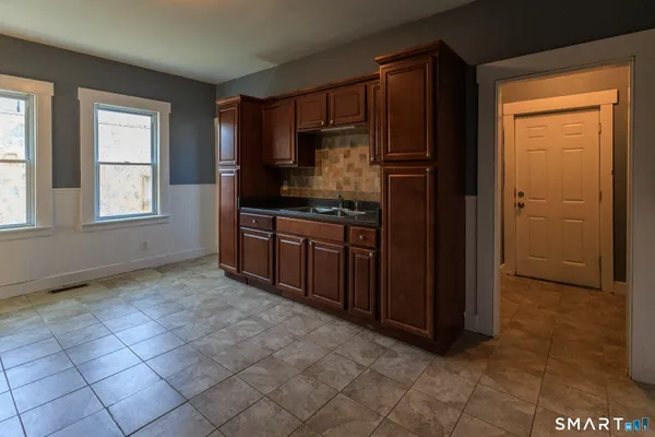 $1,800 | 11 Columbia Street, Ansonia, CT 06401