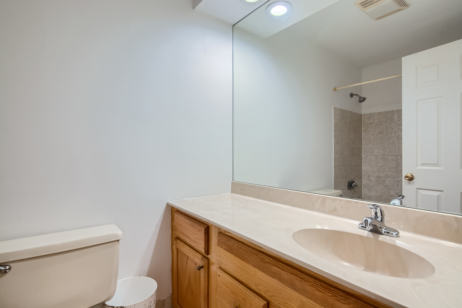 1781 West Algonquin Road, Unit 2B Mount Prospect, IL 60056 - Photo 8 of 11