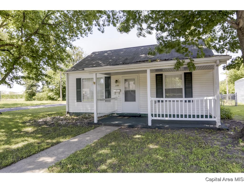 2301 Montgomery Lane Springfield, IL 62703 - Photo 1 of 27 Gallery Image 1