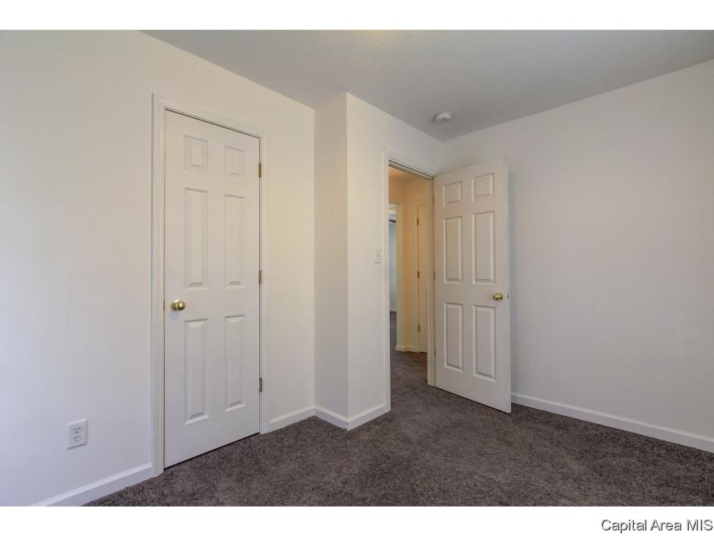 2301 Montgomery Lane Springfield, IL 62703 - Photo 12 of 27 Gallery Image 12