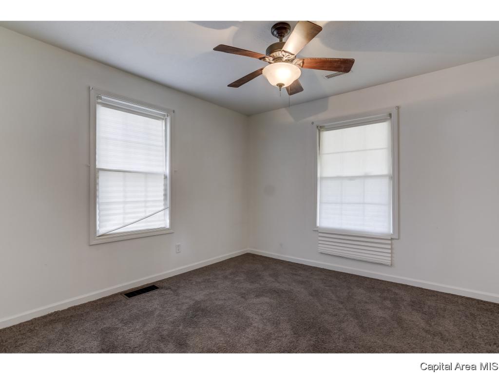 2301 Montgomery Lane Springfield, IL 62703 - Photo 14 of 27 Gallery Image 14