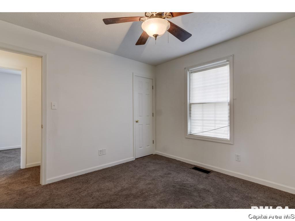 2301 Montgomery Lane Springfield, IL 62703 - Photo 16 of 27 Gallery Image 16