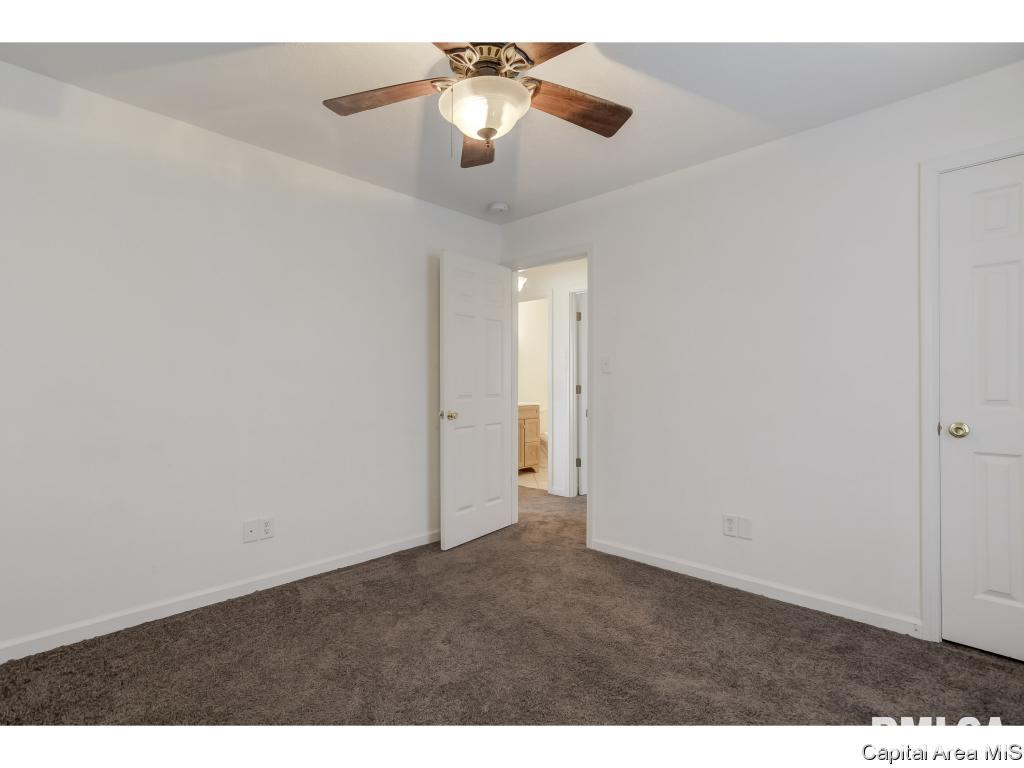 2301 Montgomery Lane Springfield, IL 62703 - Photo 17 of 27 Gallery Image 17