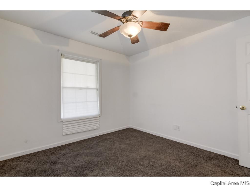 2301 Montgomery Lane Springfield, IL 62703 - Photo 18 of 27 Gallery Image 18