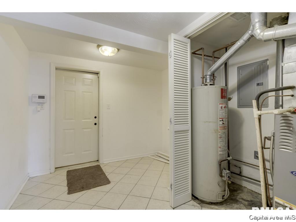 2301 Montgomery Lane Springfield, IL 62703 - Photo 19 of 27 Gallery Image 19