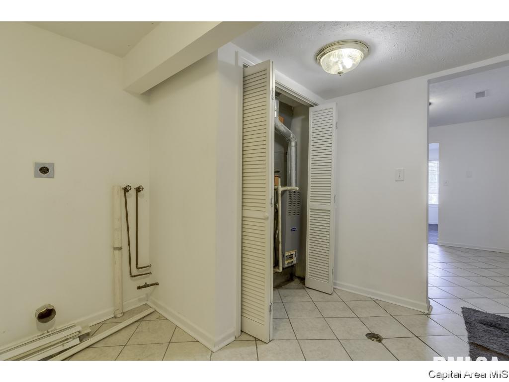 2301 Montgomery Lane Springfield, IL 62703 - Photo 20 of 27 Gallery Image 20