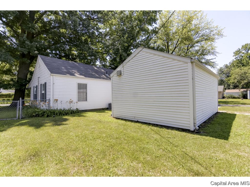 2301 Montgomery Lane Springfield, IL 62703 - Photo 24 of 27 Gallery Image 24