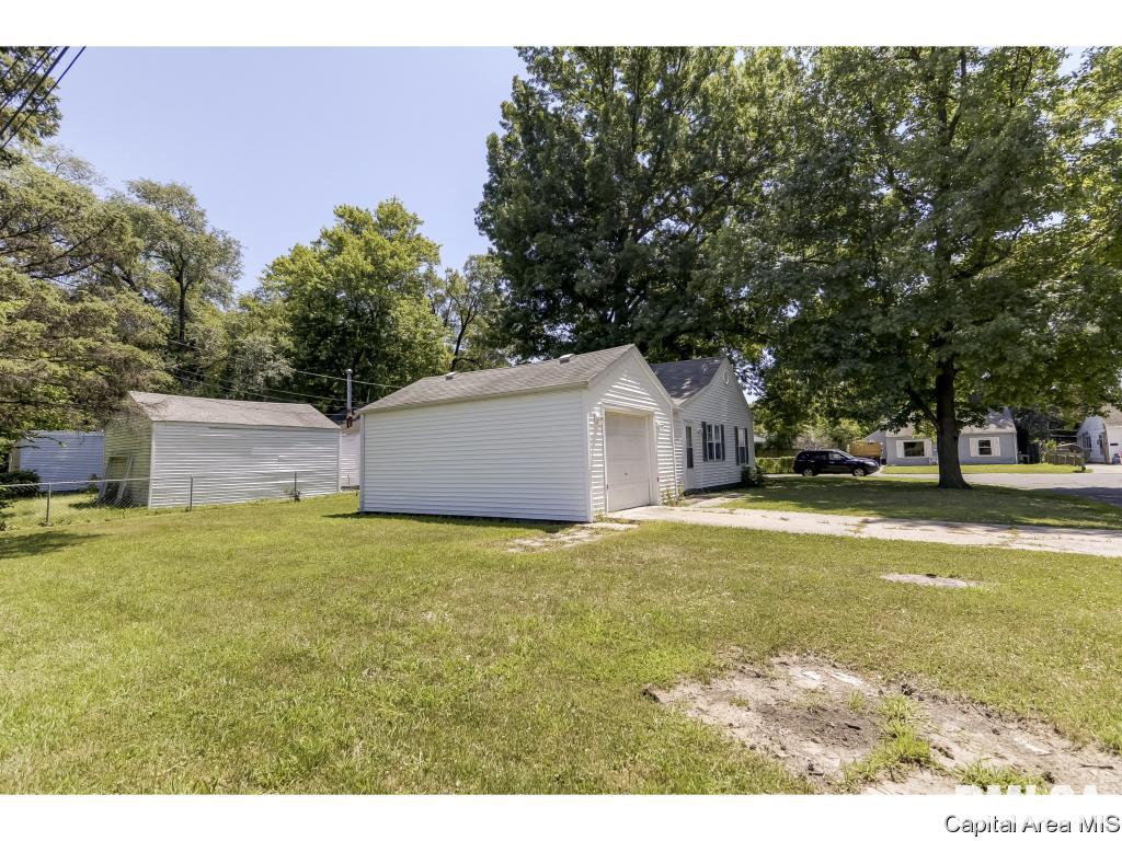 2301 Montgomery Lane Springfield, IL 62703 - Photo 25 of 27 Gallery Image 25