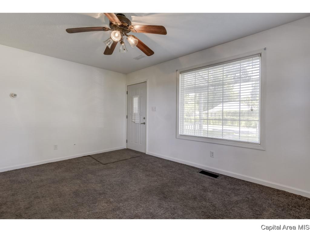 2301 Montgomery Lane Springfield, IL 62703 - Photo 3 of 27 Gallery Image 3