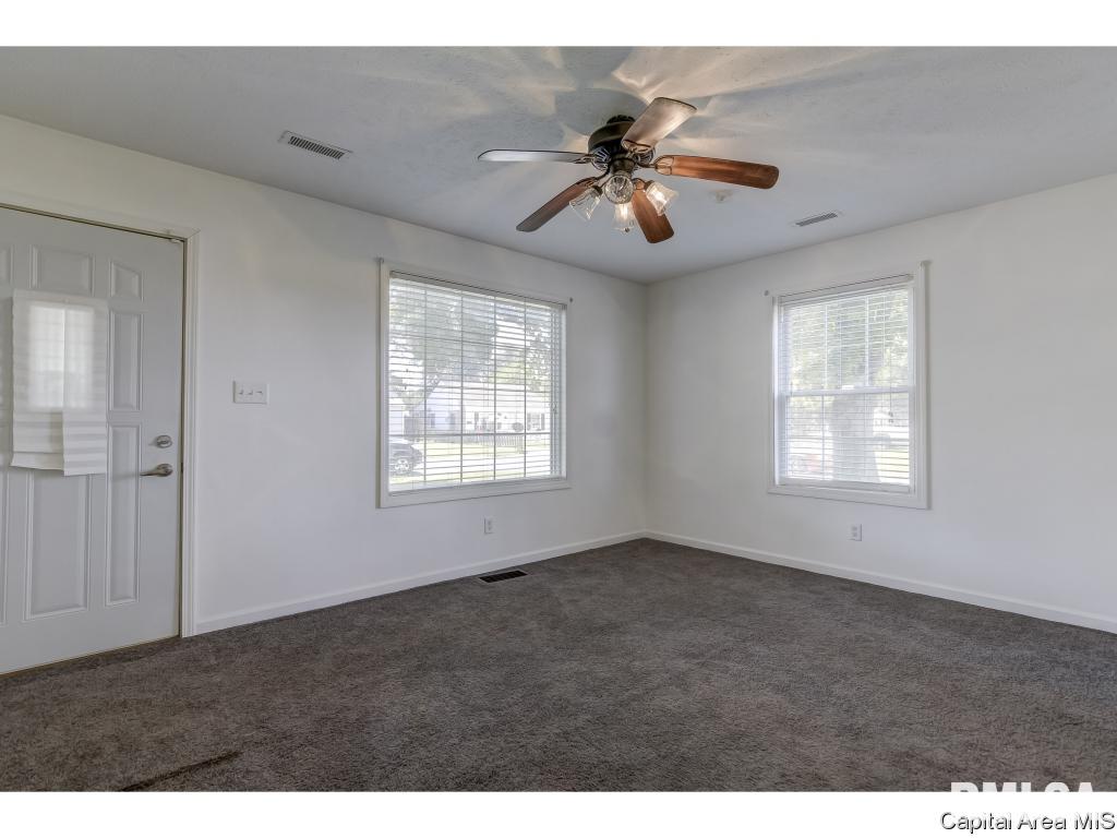 2301 Montgomery Lane Springfield, IL 62703 - Photo 5 of 27 Gallery Image 5