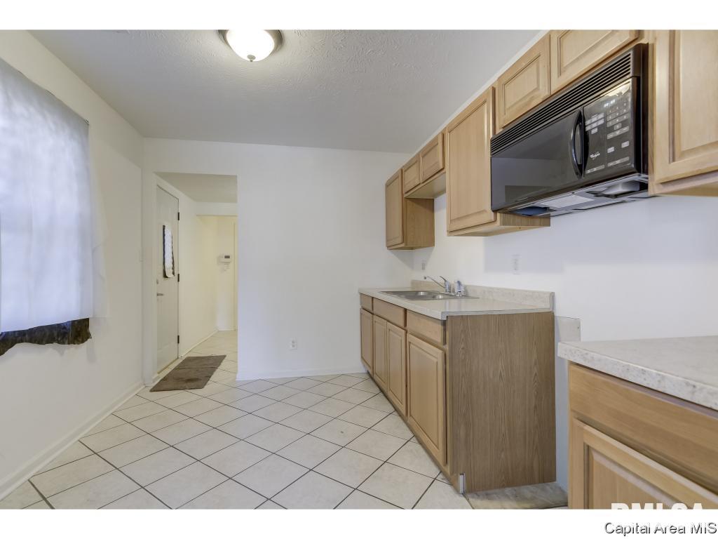 2301 Montgomery Lane Springfield, IL 62703 - Photo 7 of 27 Gallery Image 7