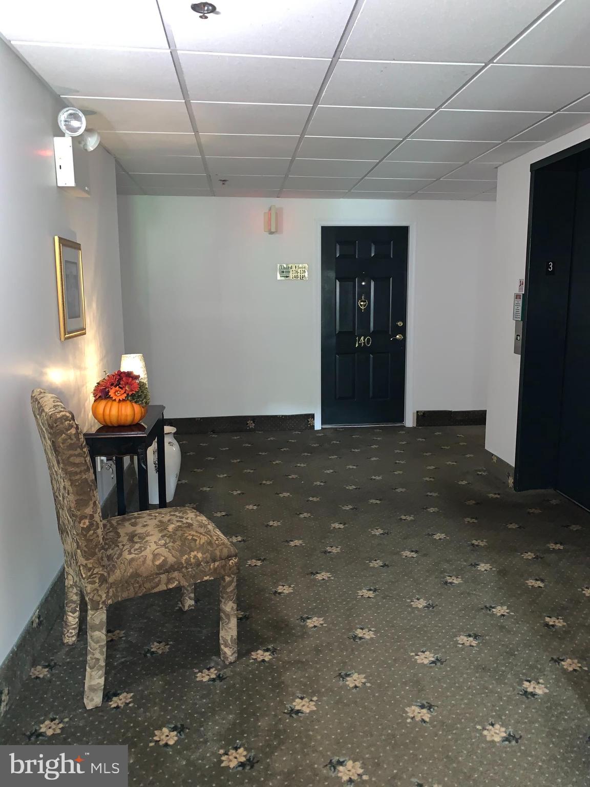 140 Brandon Road Norristown, PA 19403 - Photo 5 of 28 Unit 140 Lobby