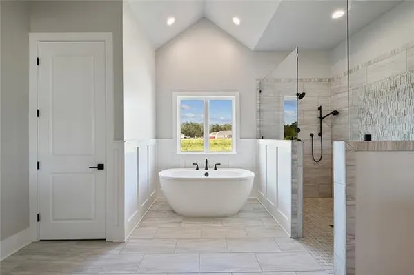 $915,000 | 144 Laura Lane, Covington, LA 70433