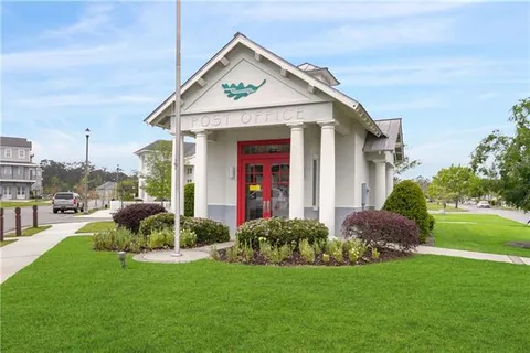 $915,000 | 144 Laura Lane, Covington, LA 70433
