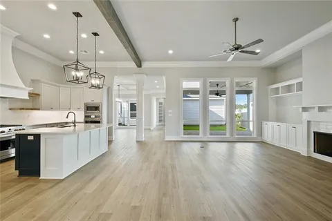 $915,000 | 144 Laura Lane, Covington, LA 70433