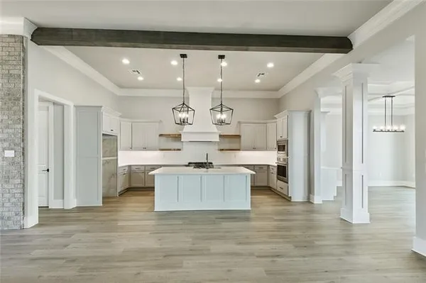 $915,000 | 144 Laura Lane, Covington, LA 70433