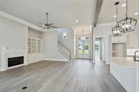 $915,000 | 144 Laura Lane, Covington, LA 70433